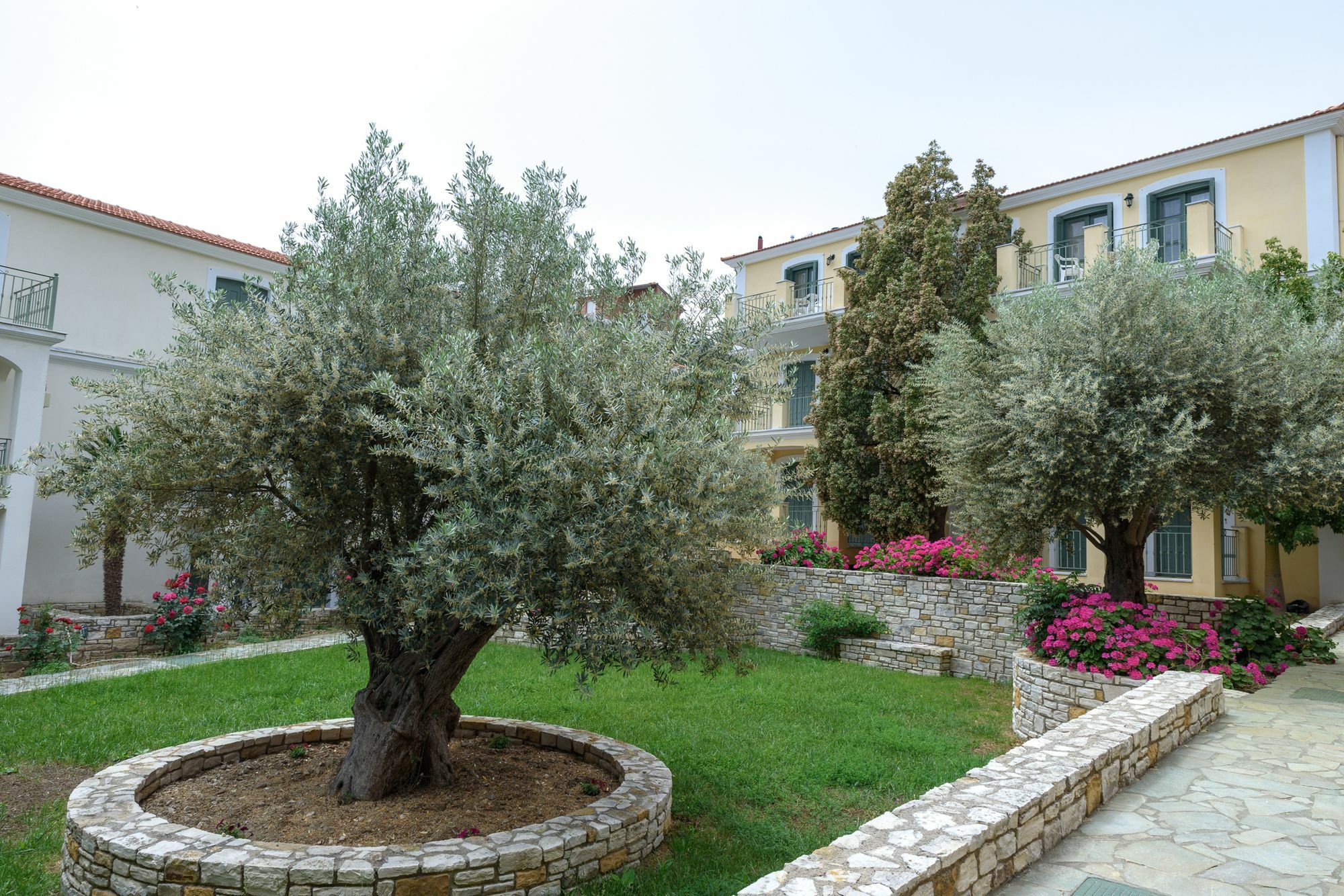 Kyveli Hotel Apartments Vrontádos Exteriör bild