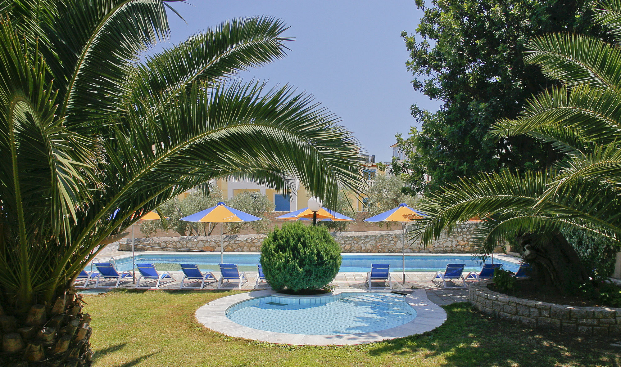 Kyveli Hotel Apartments Vrontádos Exteriör bild