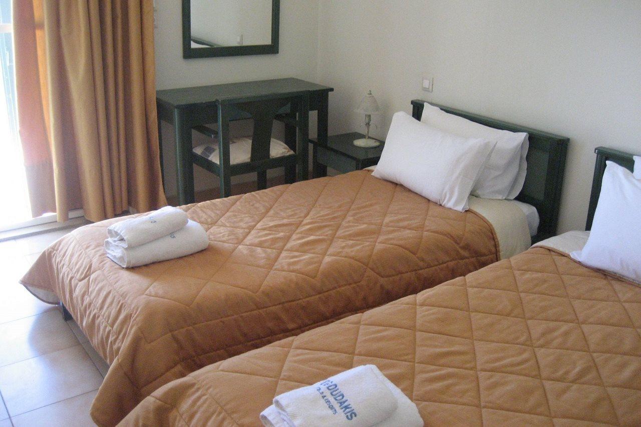 Kyveli Hotel Apartments Vrontádos Exteriör bild